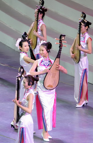 Warm-up show starts for World Expo opening ceremony