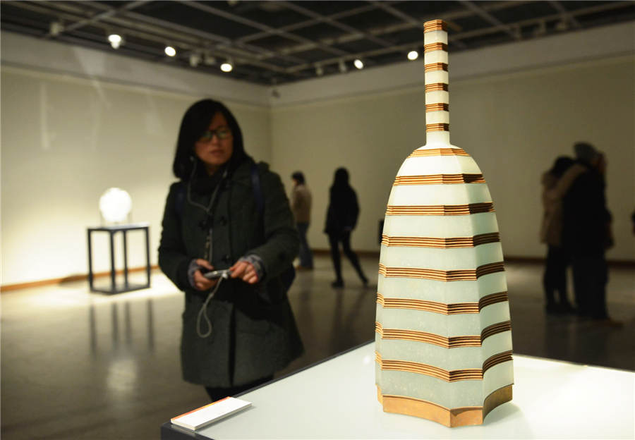 Glass art exhibition held in Hangzhou