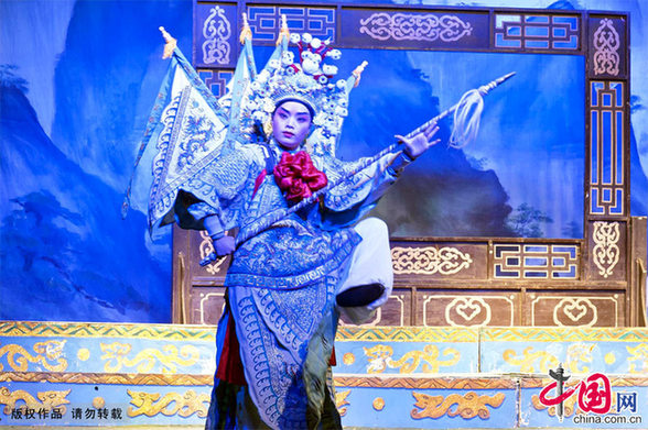 浙江：濃濃鄉(xiāng)情 婺劇的臺(tái)前幕后[組圖]
