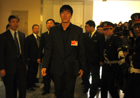 劉翔：第一次參加政協(xié)會議有點緊張[組圖]