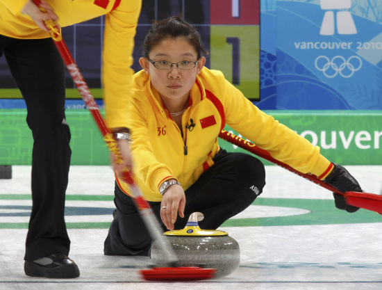冬奧會(huì)女子冰壺中國6比5勝美國 順利晉級(jí)四強(qiáng)