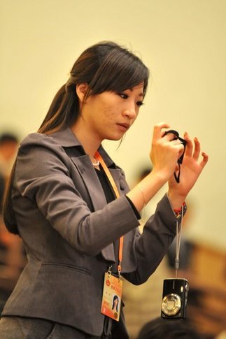 2010兩會(huì)：女記者身影