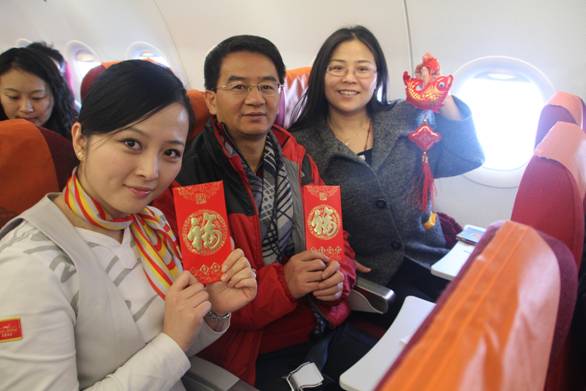 天津航空客艙年味十足 中國結利是封博旅客盛贊