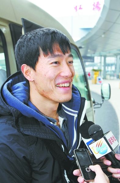 劉翔參加全國(guó)兩會(huì)不誤訓(xùn)練(圖)