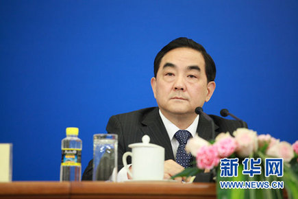 委員參加全國政協(xié)十一屆四次會議記者會