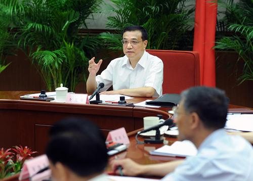 把保障房建設(shè)這項(xiàng)重大民生和發(fā)展工程辦實(shí)辦好