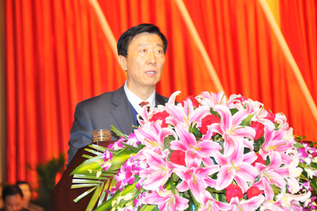 洛陽市人大常委會(huì)和“兩院”作工作報(bào)告