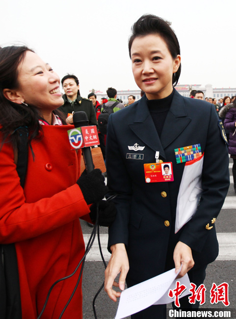 警察在天安門(mén)廣場(chǎng)執(zhí)勤