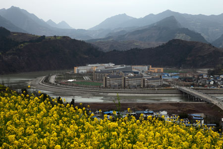 災后走訪青川智慧島教育園區(qū)
