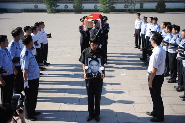 北京暴雨殉職所長李方洪最后10小時：指揮救出63村民