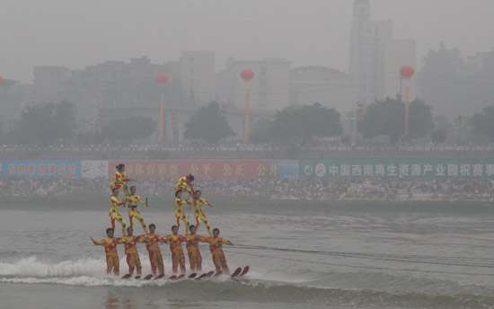 中美澳藝術(shù)滑水賽拉開序幕 美澳精彩創(chuàng)意引爆全場