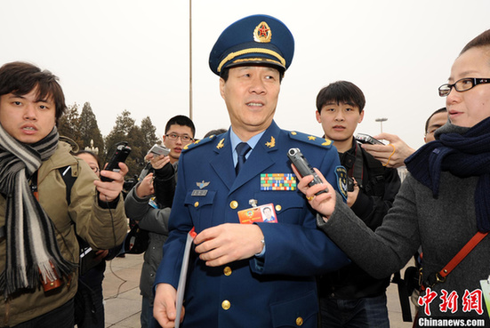 警察在天安門廣場執(zhí)勤