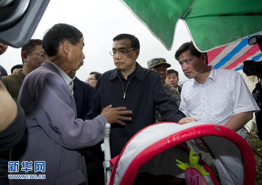 李克強(qiáng)在震區(qū)24小時的足跡