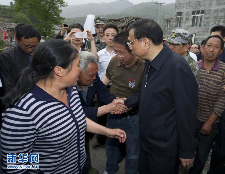 李克強(qiáng)在震區(qū)24小時的足跡