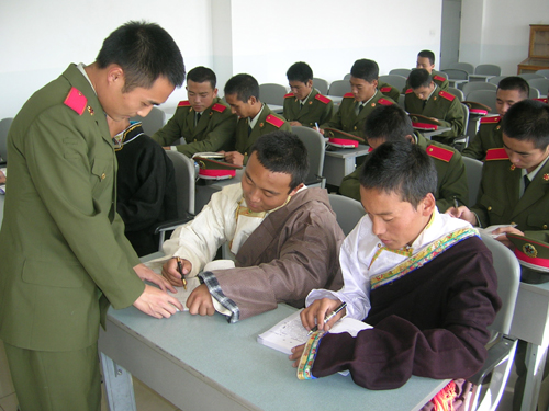 特稿：中國首批少數(shù)民族國防生的涅槃
