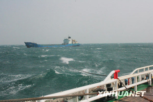 瓊州海峽遇險柬埔寨籍貨輪成功獲救[組圖]