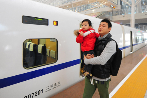 武廣高鐵加開高速動車緩解春運(yùn)壓力