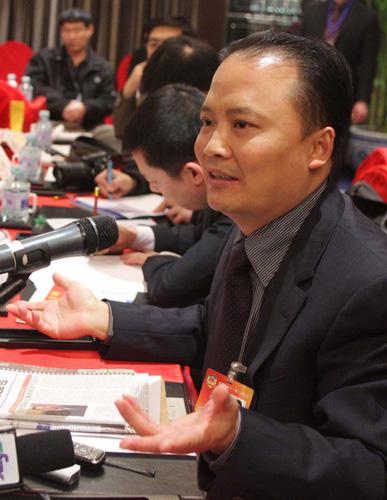 劉漢元：鼓勵(lì)企業(yè)海外投資 優(yōu)化外匯儲備結(jié)構(gòu)