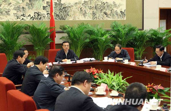 李克強:城鎮居民醫保補助標準提至120元(圖)