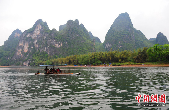 廣西桂林漓江水位上升 8日恢復(fù)全程游覽(圖)