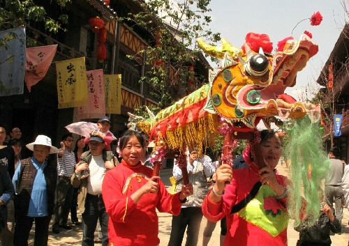 昆明:“古鎮(zhèn)廟會”度五一