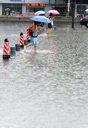 江蘇出現強降雨
