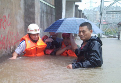 戰(zhàn)滔天巨浪 救黎民百姓—安徽省安慶市消防支隊抗洪搶險紀實