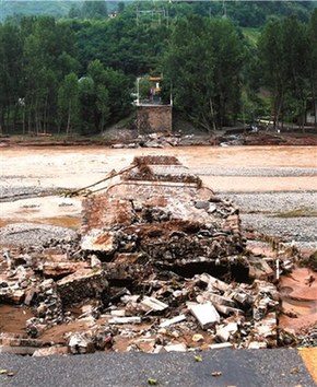 河南伊河湯營大橋垮塌已致37人死亡19人失蹤