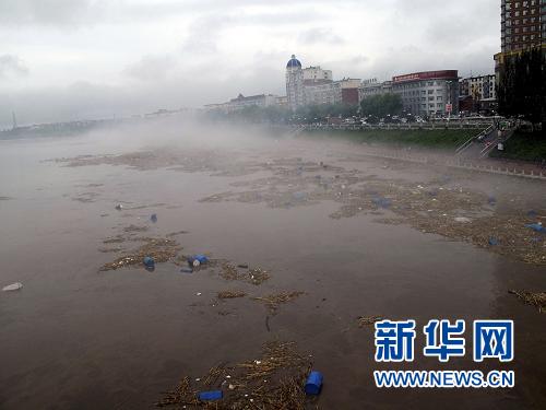 流入松花江的化工物料桶達(dá)7000只 黑龍江急應(yīng)對(duì)
