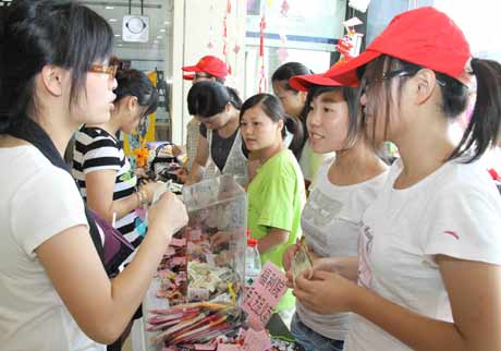 福州市民踴躍為殘障兒童捐款 特奧火炬傳遞16日開跑