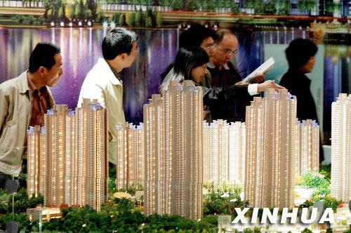 任志強(qiáng)呼吁數(shù)百開發(fā)商:配合政府 趕緊降價(jià)