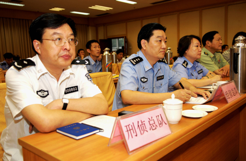 秦玉海：全力維護(hù)社會(huì)治安大局平穩(wěn)
