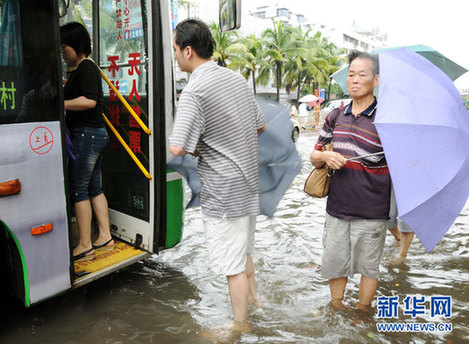 海口：持續(xù)降雨造成嚴重內(nèi)澇(圖)