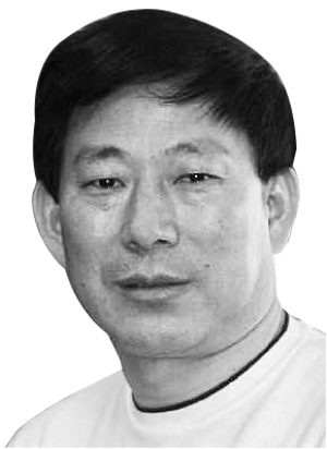 嚴(yán)介和:一線城市房價(jià)降25% 憑良心說話的專家少了