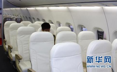 中國(guó)國(guó)產(chǎn)C919大型客機(jī)獲得100架啟動(dòng)訂單