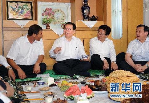 與人民在一起——中國領導人的一年足跡