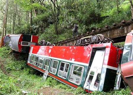 臺媒：阿里山翻車事故最新統(tǒng)計 5死108人傷