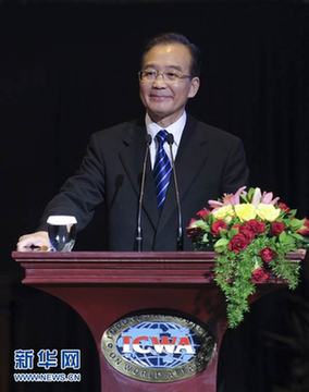 溫家寶在印尼卡爾蒂妮宮發(fā)表演講