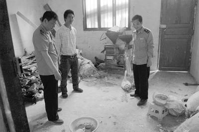 遵義圍剿“灌食雞” 在逃無良商販自首歸案