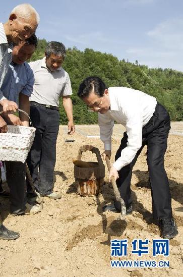 胡錦濤近日在湖北就加快轉變經濟發展方式等調研