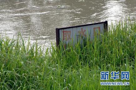 杭州余杭區水源受污染 部分地區供水停止、學校停課