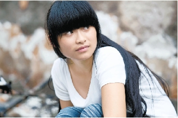 平凡英雄葉霄雯:火中救人的“最美姑娘”(圖)