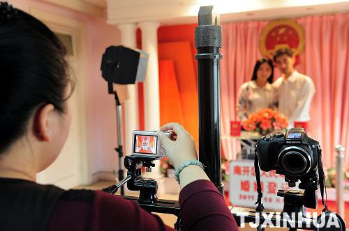 津門出現(xiàn)結(jié)婚登記小高峰