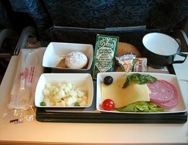 飛機上也有美食！看看各航空公司飛機餐