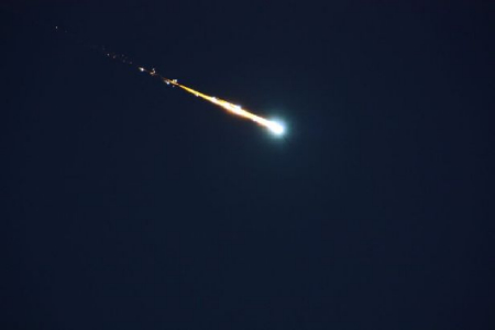 超亮火流星墜落京城