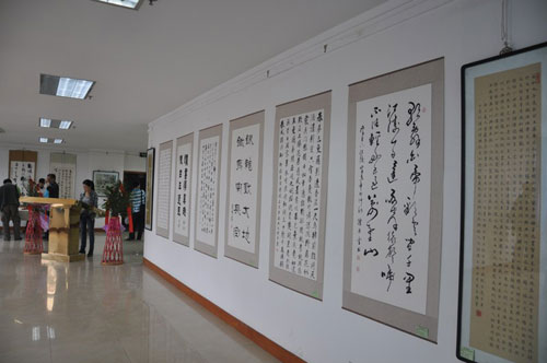 陜西安鐵舉辦“慶《講話》70周年”書(shū)畫(huà)展
