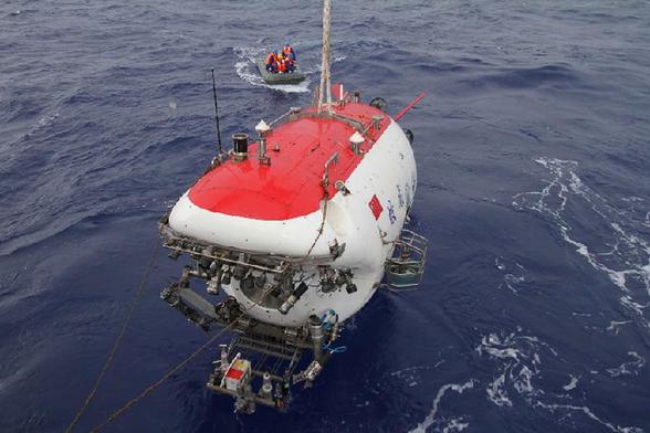 蛟龍號成功突破7000米深度 再創我國載人深潛新紀錄