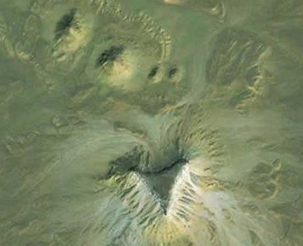 谷歌地球衛星圖片發現未知的埃及金字塔