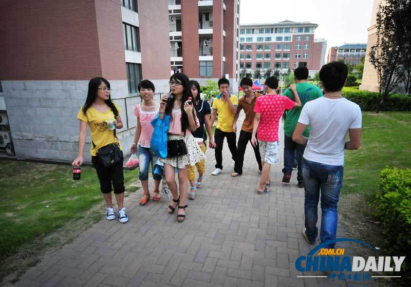 福建百年歷史女子高校招收第一批男生入學(xué)