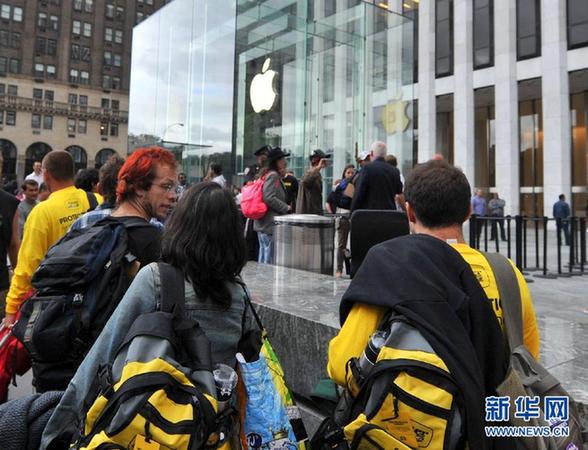 高清組圖：紐約蘋果迷排隊等待iPhone5